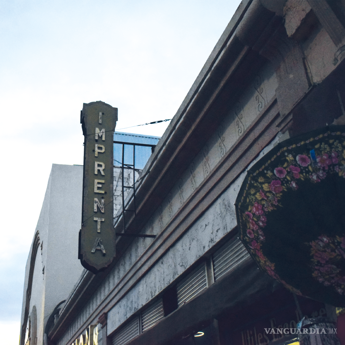 $!Un llamado a la comunidad: Cisneros invita a la comunidad a contribuir a “Gráfica Saltillo” compartiendo letreros interesantes.