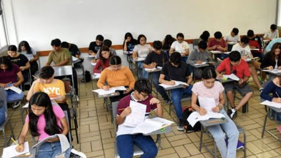 Autoridades educativas llamaron a verificar el RVOE de las instituciones antes de inscribirse, ante casos de certificados sin validez oficial.