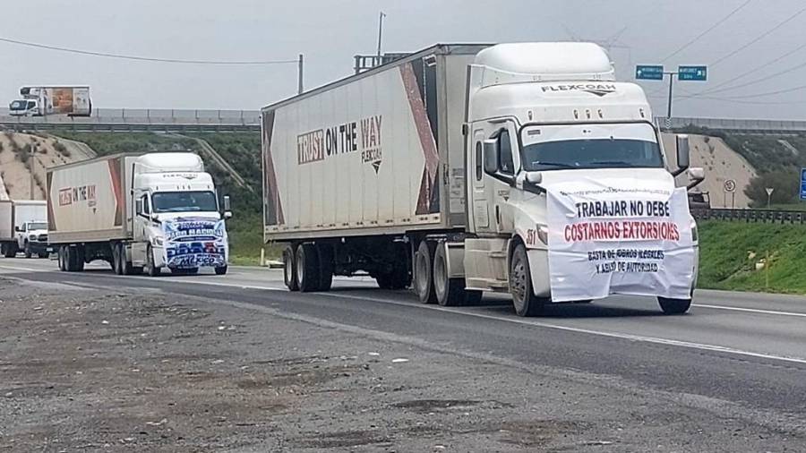 Los transportistas de decidieron levantar el Paro Nacional ante las promesas del gobierno federal de resolver sus peticiones.