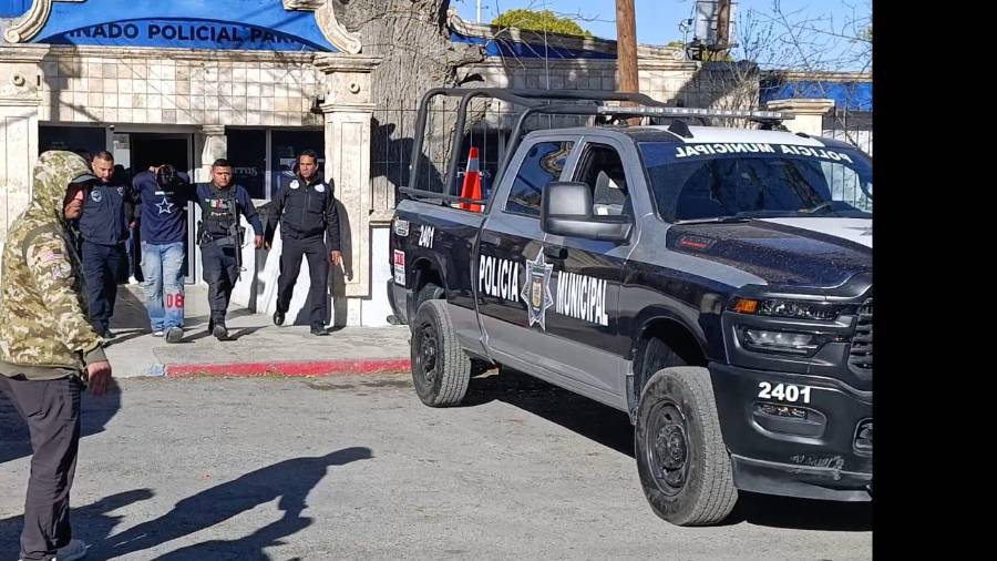 El detenido fue trasladado a Saltillo para ser puesto a disposición de la autoridad correspondiente.