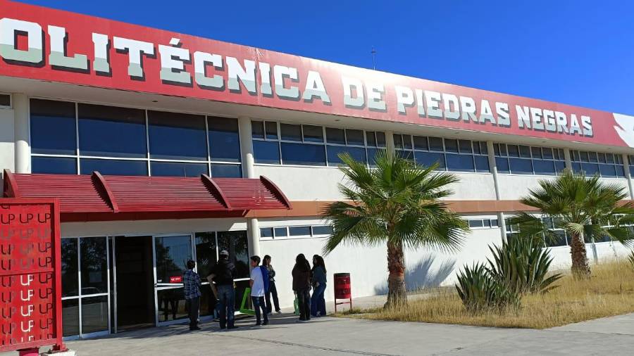 El rector Raúl Vela Erhard destacó que la institución busca fortalecer su matrícula sin descuidar la calidad académica y la formación bilingüe.