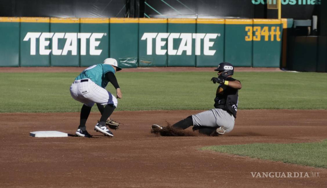 $!El sarape no le dio siquiera oportunidad a los Rieleros de empatarlos en el último juego.