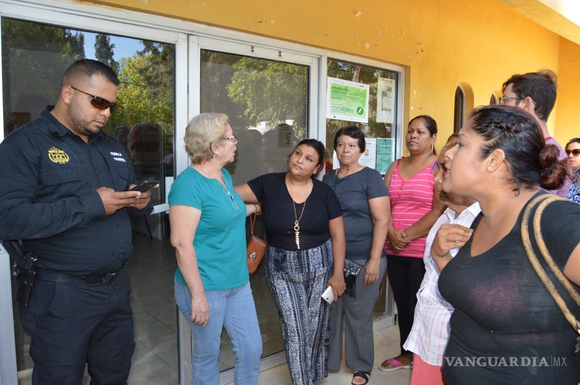 $!Exempleados toman Presidencia Municipal de Abasolo por despido injustificado