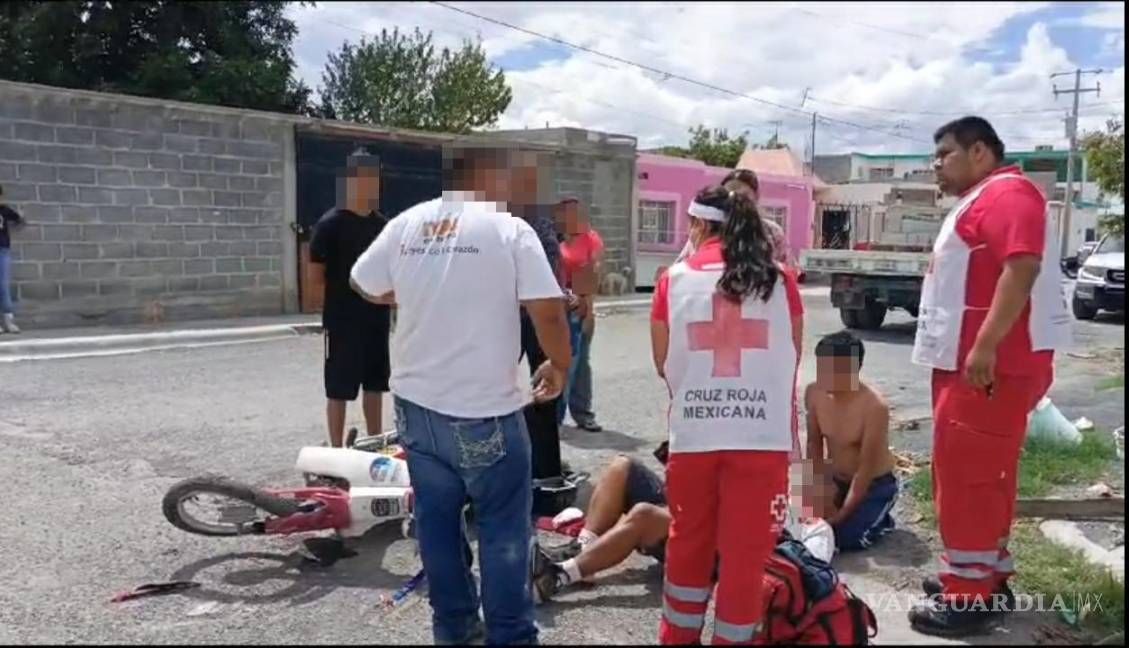 $!Paramédicos de la Cruz Roja atendieron al Sr. Polo en el lugar del accidente.