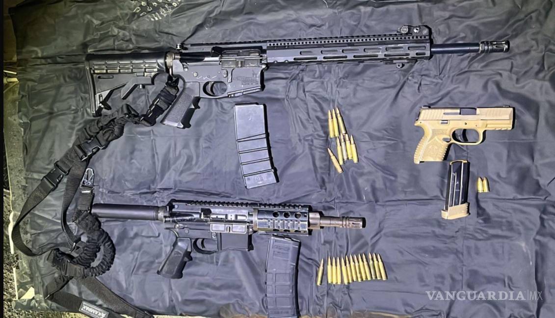 Pareja es detenida en posesión de armas de uso exclusivo en NL