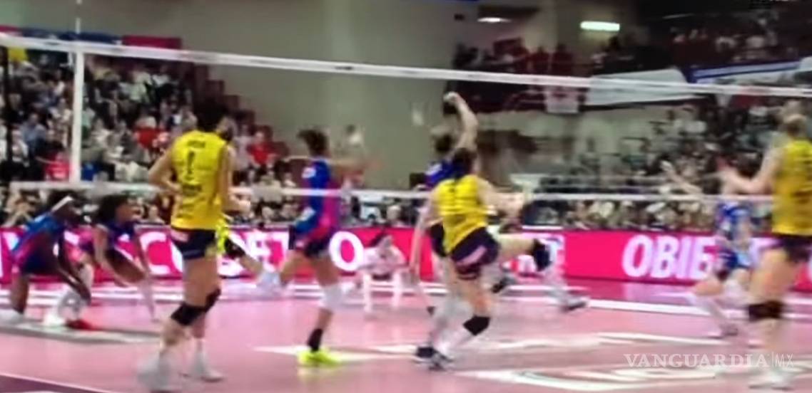 $!La escalofriante lesión de una jugadora de voleibol