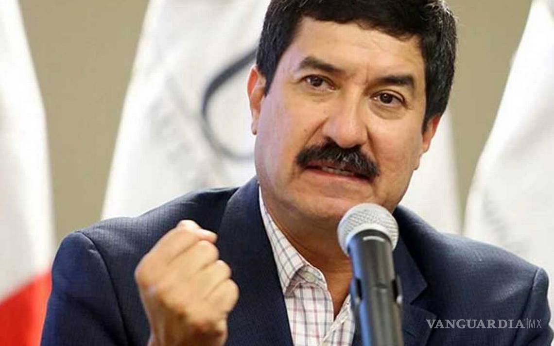 $!Alejandro Gutiérrez vive ‘bajo blindaje’ y teme por su familia; denuncia acecho de Chihuahua