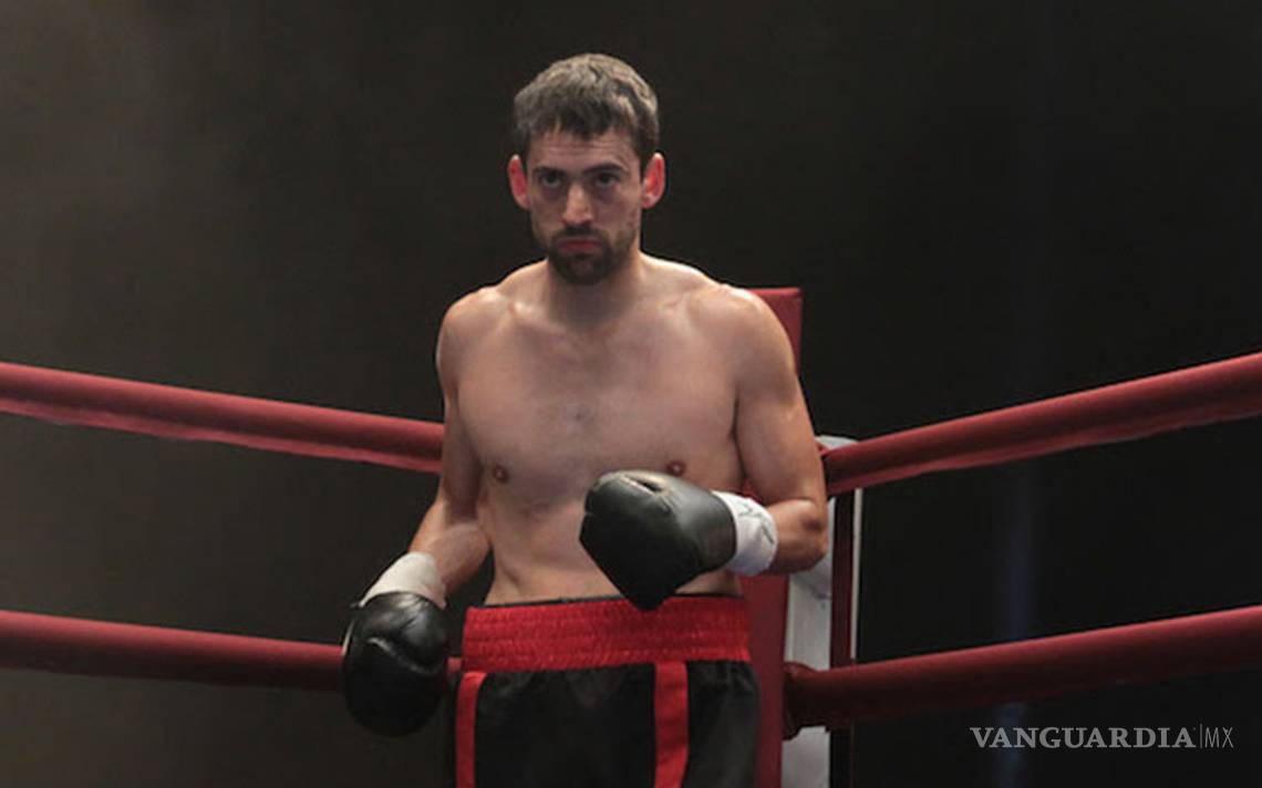 $!Esta cinta intenta crear un entorno mágico-divertido, pero los personajes realmente parecen pedazos de plástico...