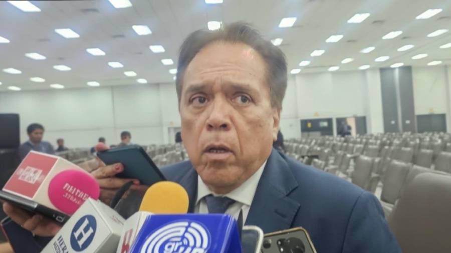 El consejero jurídico de Torreón, Gerardo Márquez Guevara, señaló que el Municipio mantendrá reserva sobre el proceso que involucra a exfuncionarios de la administración local.