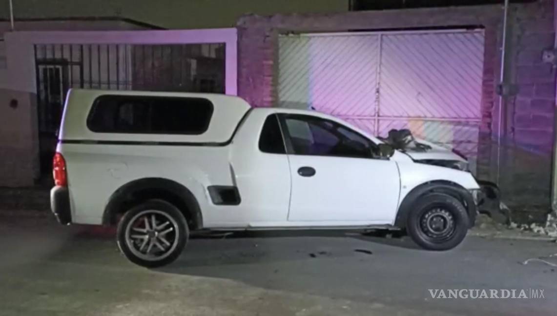 Saltillo: chocan y dejan sin luz a colonia Postal Cerritos; responsables abandonan vehículo