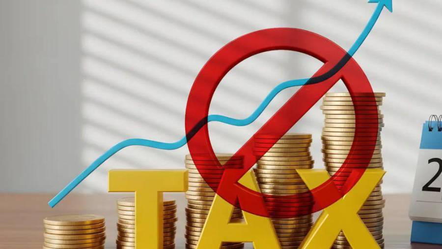 Usuarios en redes sociales calificaron el aumento al IEPS como un impuesto recaudatorio que afecta directamente a las familias y amenaza la subsistencia de pequeños comercios.