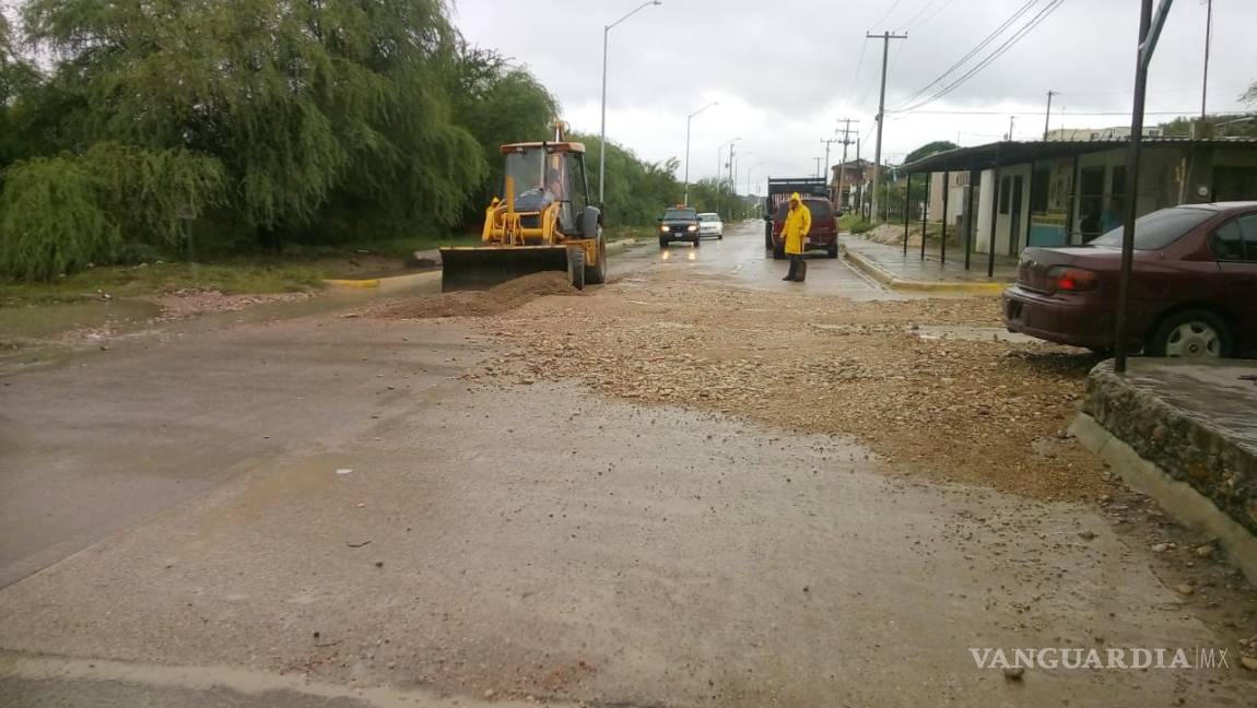 $!30 toneladas de cacharros han dejado las lluvias en Piedras Negras; listas cuadrillas para fumigar