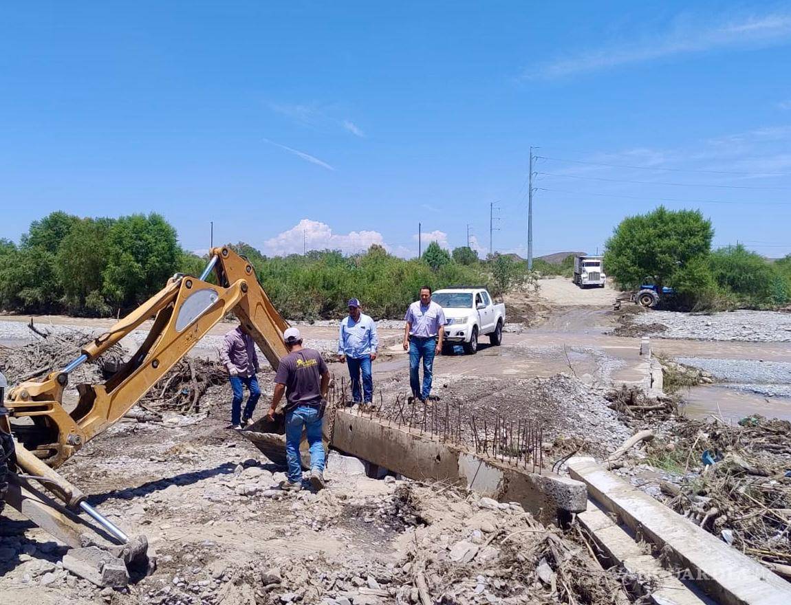 $!Trabajos en el puente de acceso buscan asegurar la resistencia del camino ante nuevas precipitaciones.