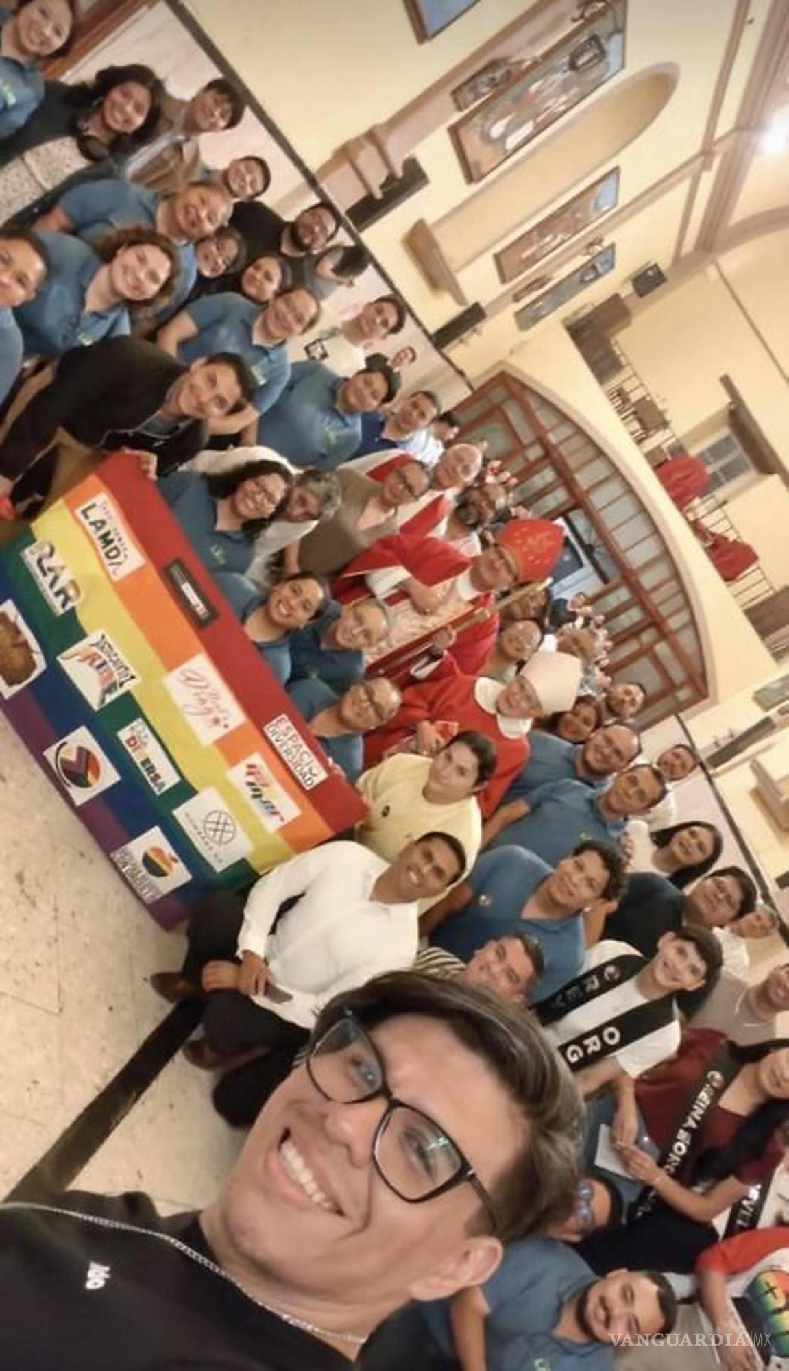 $!Integrantes de colectivos de diversidad participaron en la celebración eucarística realizada en la Parroquia de San Esteban, en el centro de Saltillo.