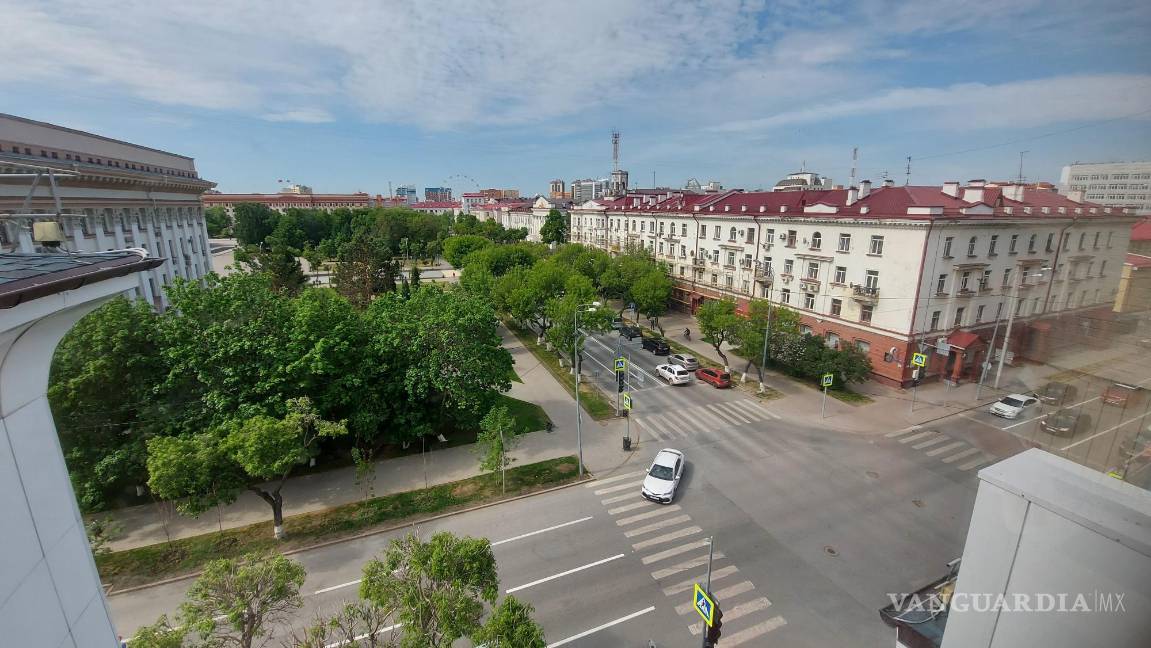 $!El centro de la ciudad siberiana de Tiumén está literalmente tomado por la Universidad Estatal hasta el punto que el campus universitario, más de una decena de edificios, se integra armónicamente a la urbe. EFE/Fernando Salcines