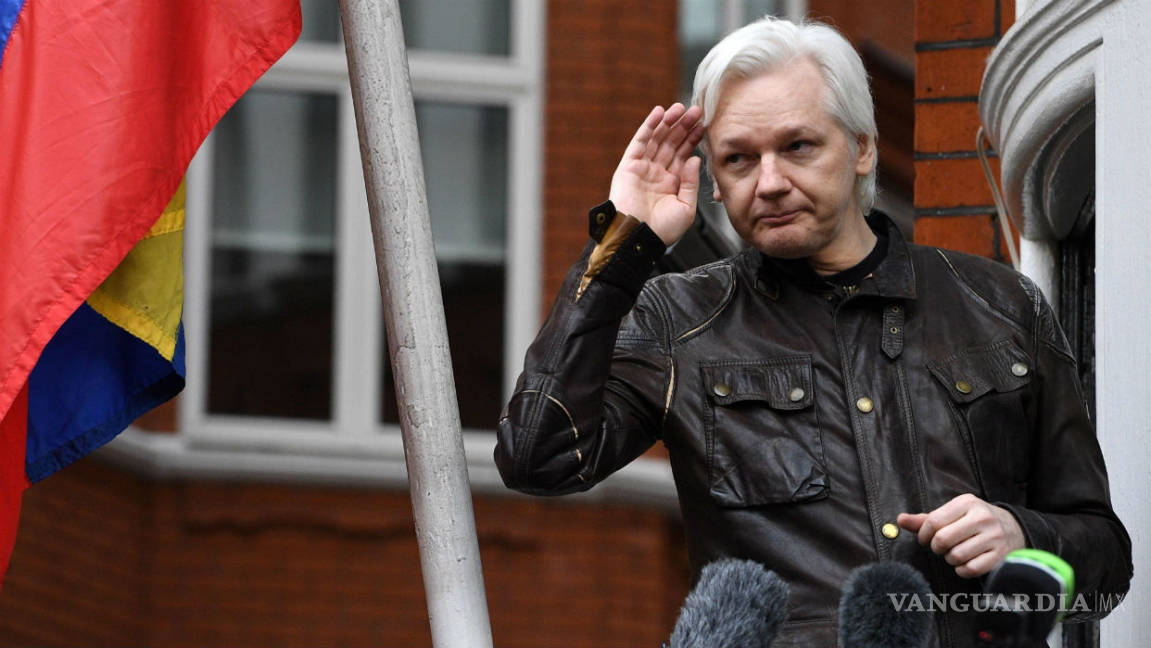$!Julian Assange se entregará a Gran Bretaña si no lo extraditan a EU