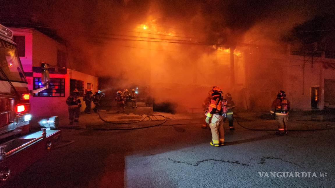 Arde empresa de café en Monterrey, Nuevo León