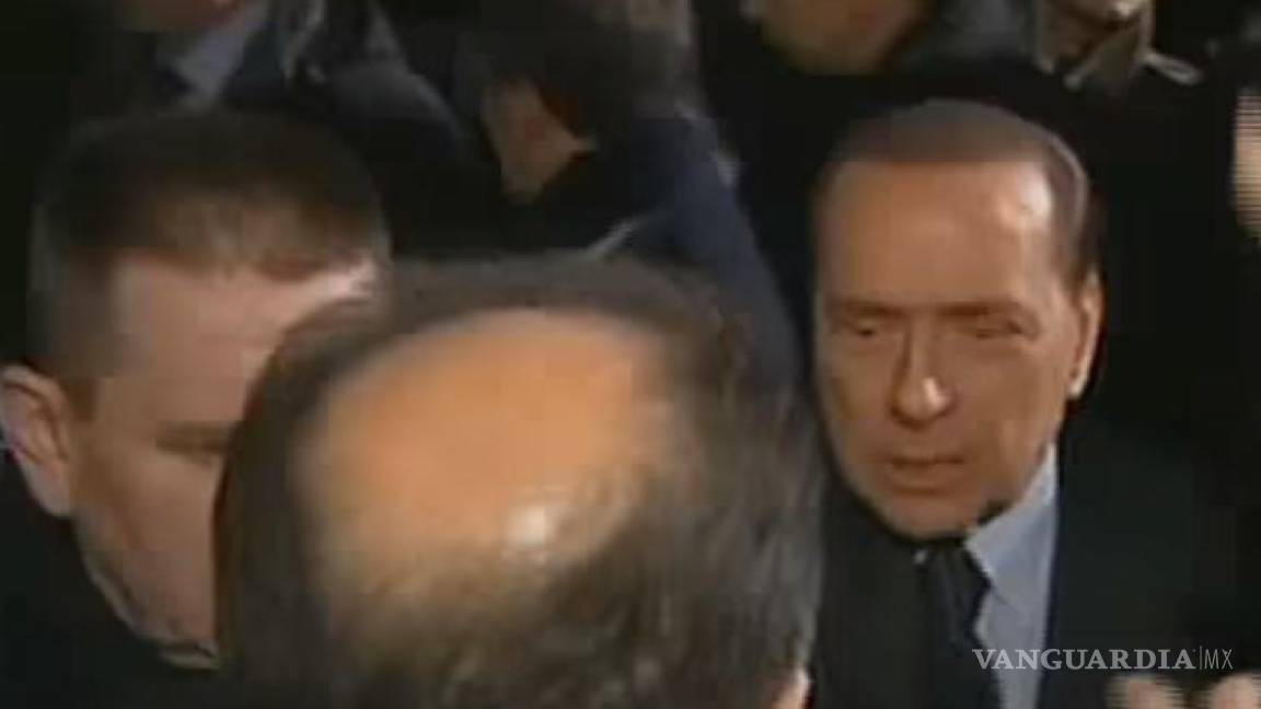 El día que Silvio Berlusconi sufrió un atentado en Milán (VIDEO)