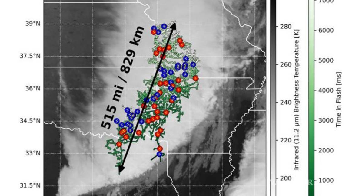 $!Imagen satelital del relámpago de extensión récord de 829 km que se extendió desde el este de Texas hasta cerca de Kansas City el 22 de octubre de 2017.