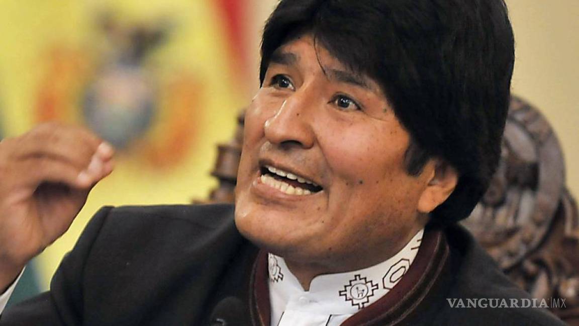 El expresidente Evo Morales se reunió con jóvenes mexicanos, en medio de apoyo y reclamos
