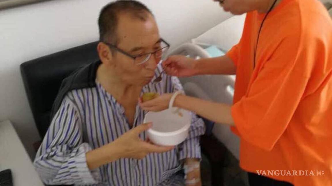 154 premios Nobel piden a China que permita salir a Liu Xiaobo