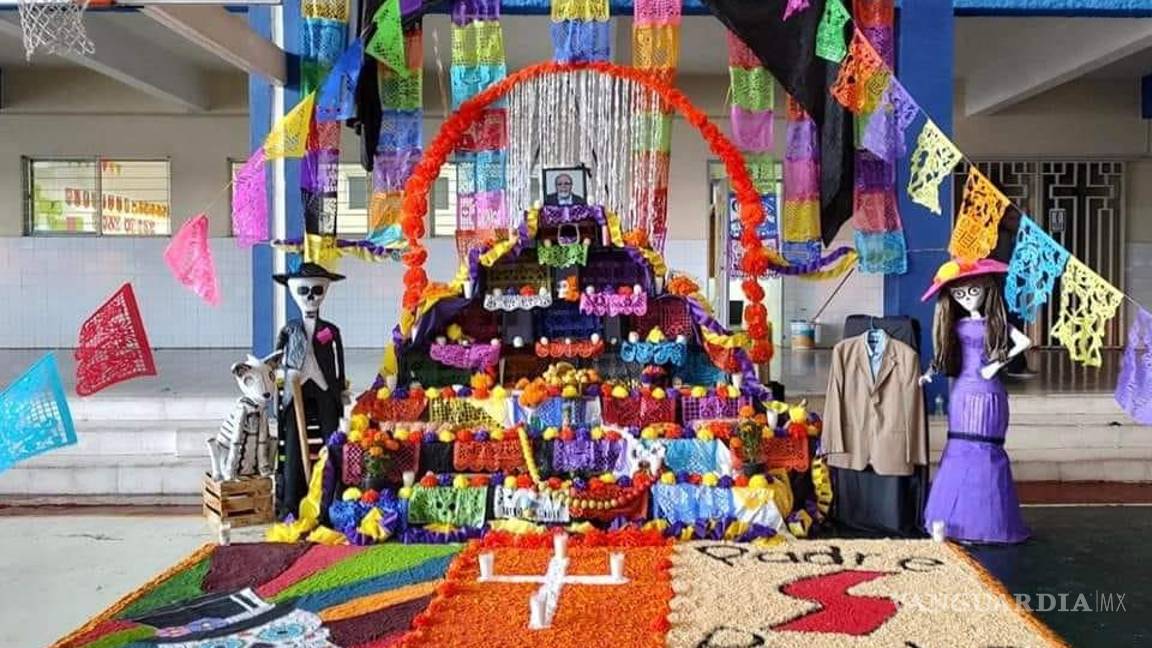 $!¿Ya viste estos altares en Saltillo? Dedicados a familiares, Walt Disney, Juan Gabriel, Cri-Cri y más (Fotos)