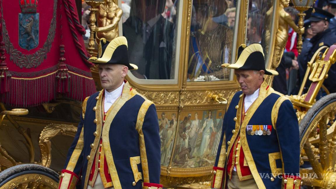 Rey de Holanda no usará Carroza Dorada: Muestra imágenes de esclavitud