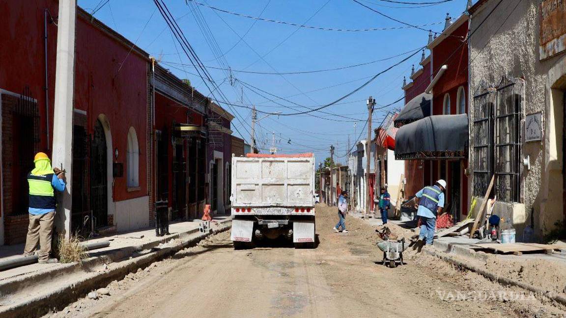 $!Todavía se realizan los trabajos de nivelación de terracerías en la vialidad.