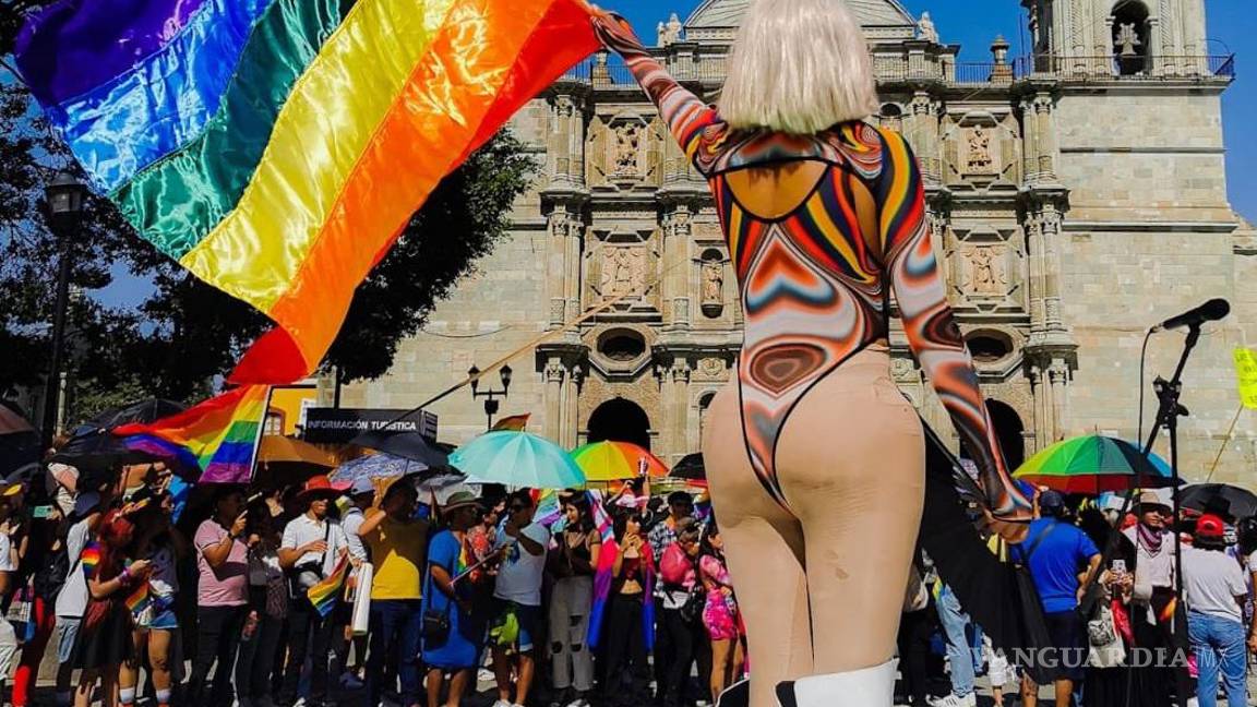 $!Miles celebraron el orgullo y la diversidad sexual en Oaxaca