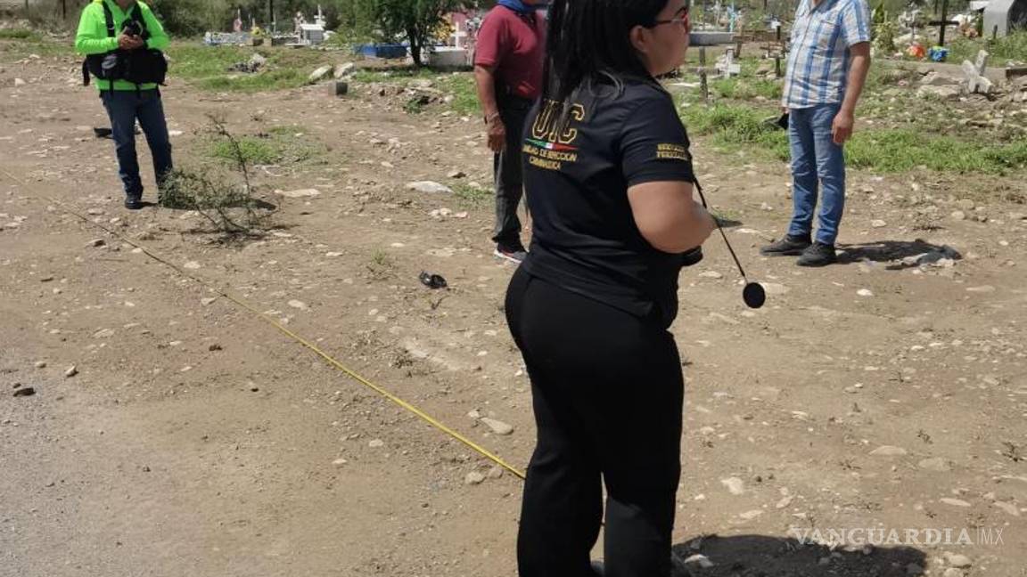 $!La Fiscalía General del Estado exhuma el cuerpo de José Rodolfo Contreras Ramos, quien fue víctima de un homicidio culposo en la carretera 57.