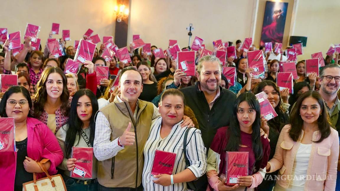 $!Autoridades estatales y del Municipio celebran la incorporación de mujeres al programa, destacando la educación como pilar del empoderamiento femenino.