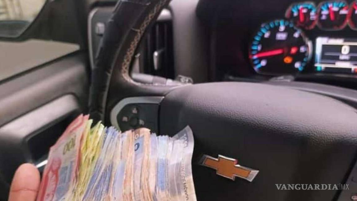 $!En sus redes sociales exhibe grandes cantitades de dinero.