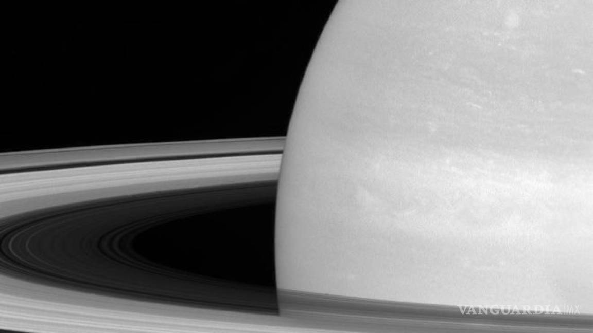 Cassini deduce una edad “joven” de los anillos de Saturno