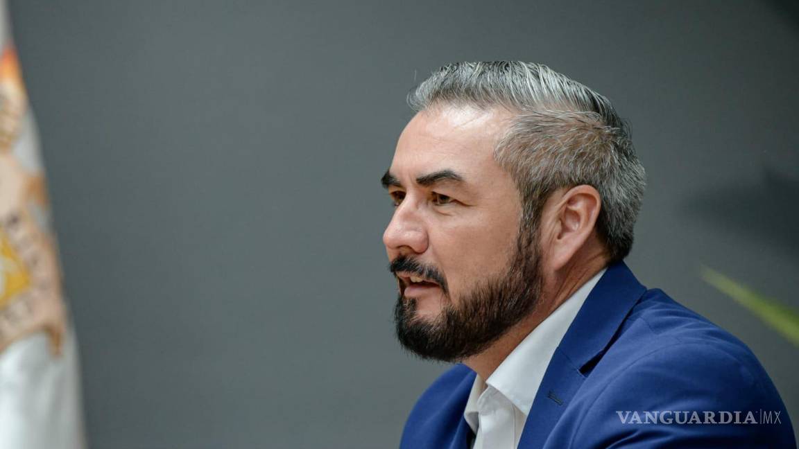 $!Roberto Velázquez Ceja, superintendente de la CFE Zona Saltillo, explicó que la falla más reciente fue provocada por una tormenta eléctrica en el sur del municipio.