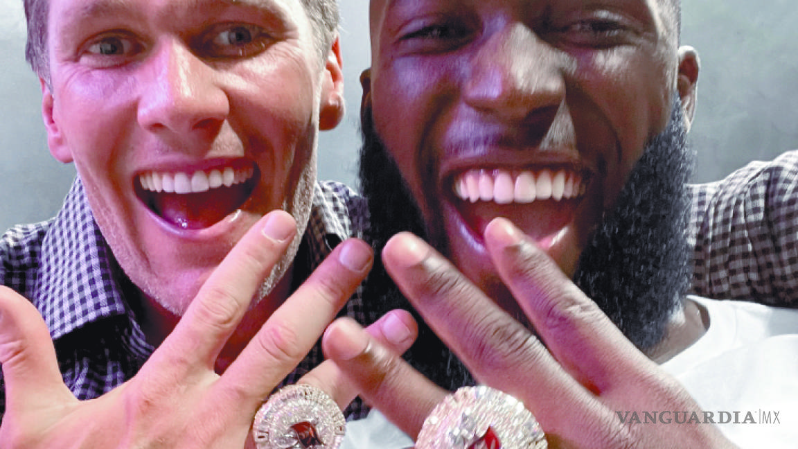 Brady y los Bucs presumen anillos de campeones del SB LV