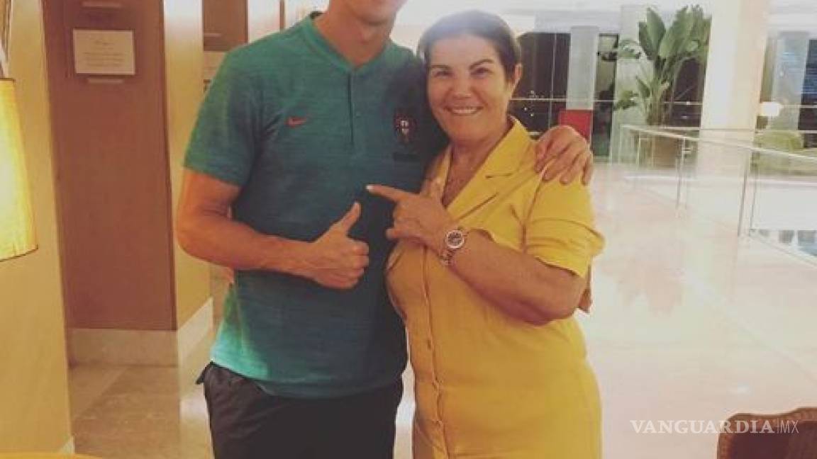 Madre de Cristiano Ronaldo sufre un derrame cerebral y es trasladada de urgencia al hospital