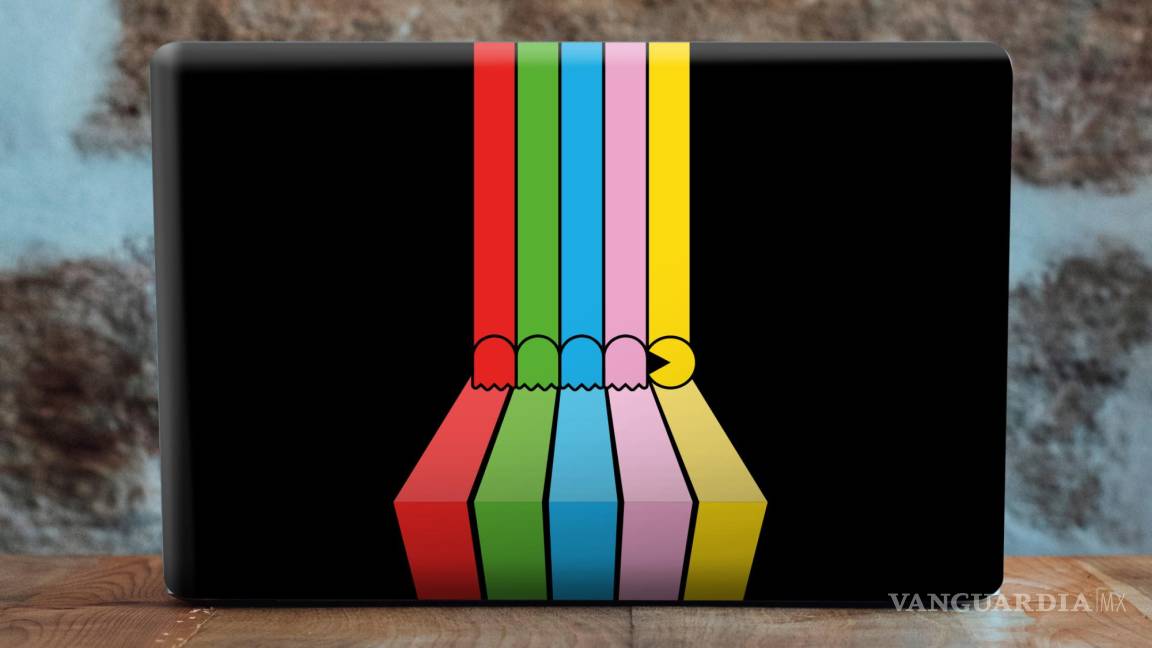 $!Pacman, clásico inmortal, presente también en la decoración del ordenador. Foto Tenvinilo