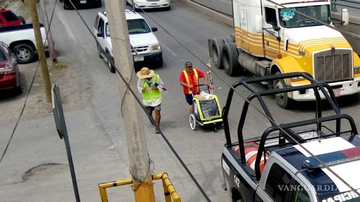 $!Peregrino polaco pasa por Monclova y Castaños