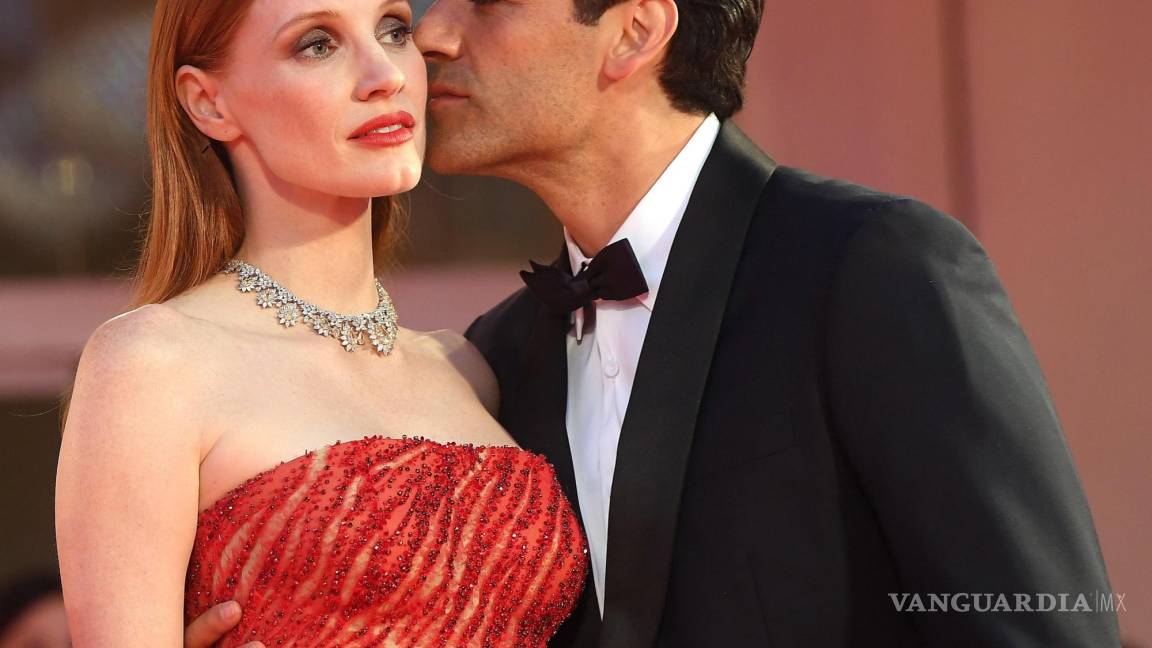 ¡Suben la temperatura! Jessica Chastain y Oscar Isaac se roban las miradas en Venecia