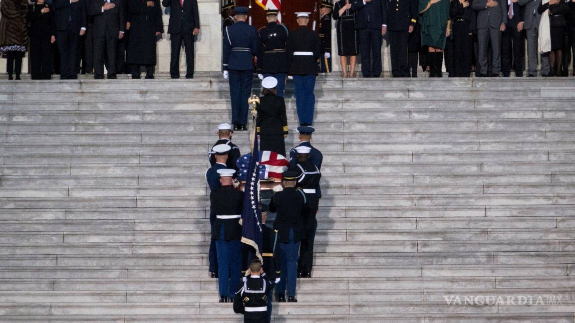 $!El Capitolio de EU abraza los restos del expresidente de EU George H. W. Bush (Fotogalería)