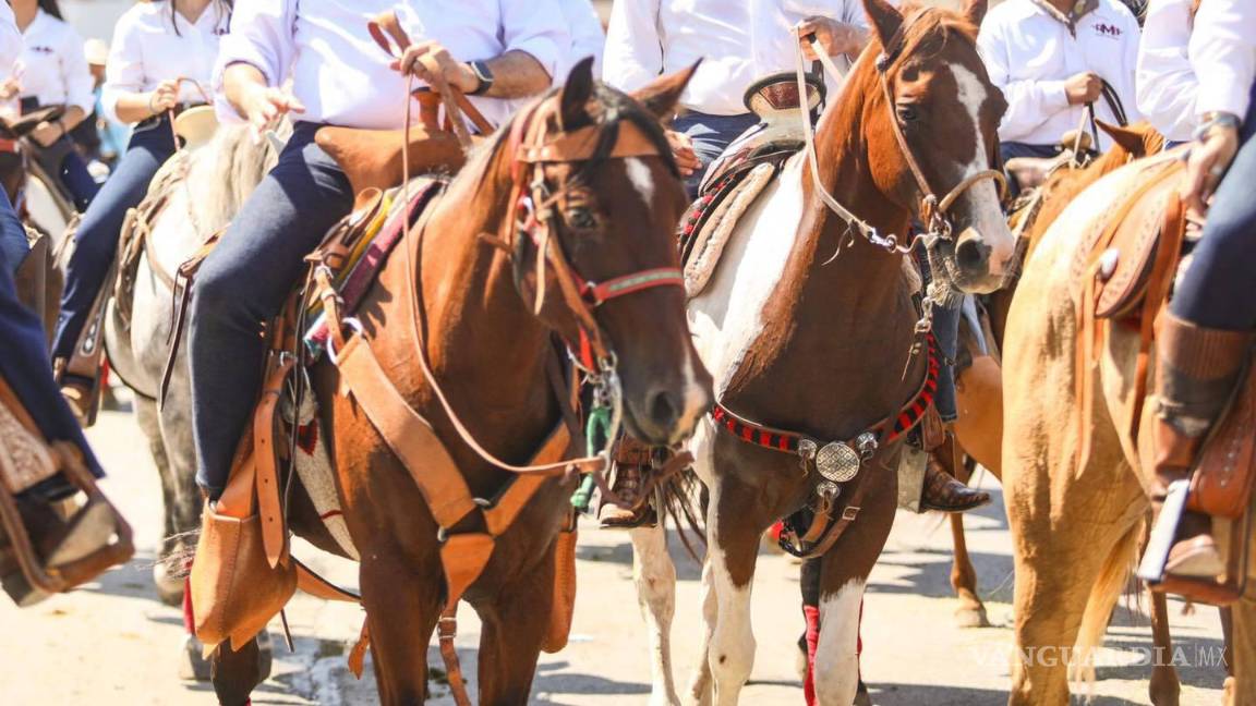 Movilizan ‘calefactos’ jinetes para mostrar simpatías y arrastre
