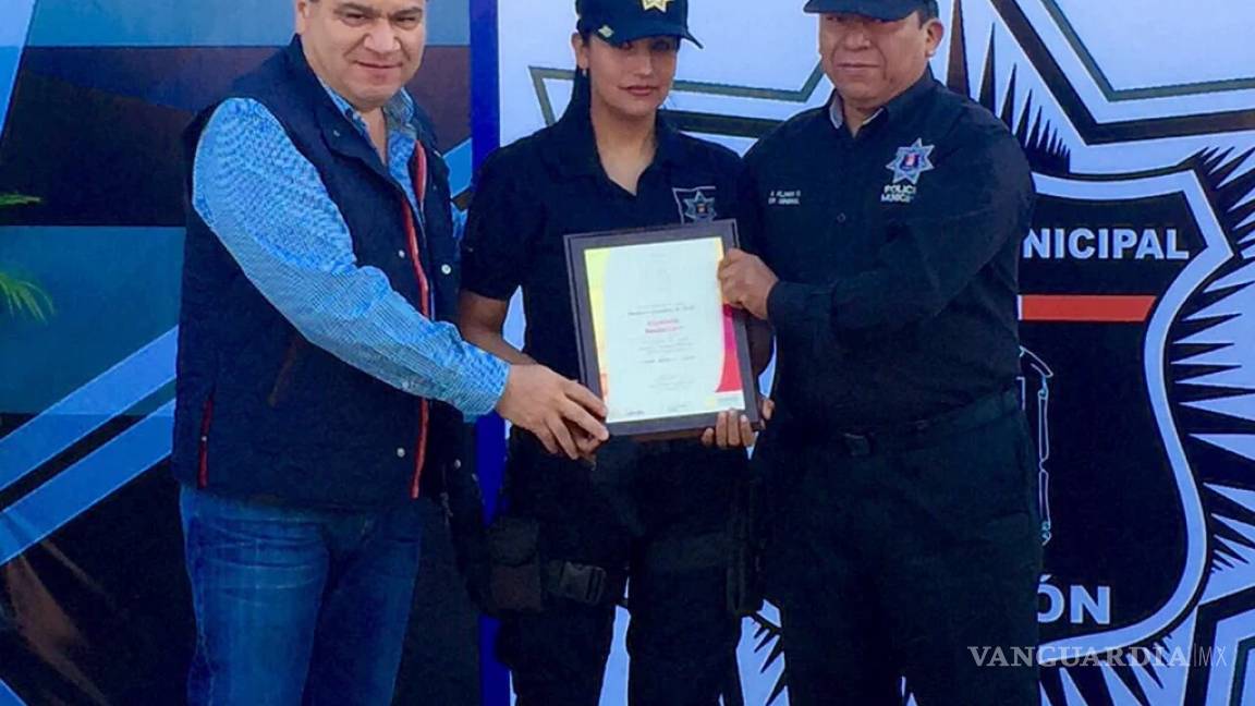 Entregan a policías de Torreón reconocimientos por su labor