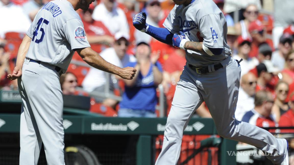 $!¡¿De qué estás hecho Puig?! El cubano pega tres 'bombazos' para dar paliza a los Cardenales