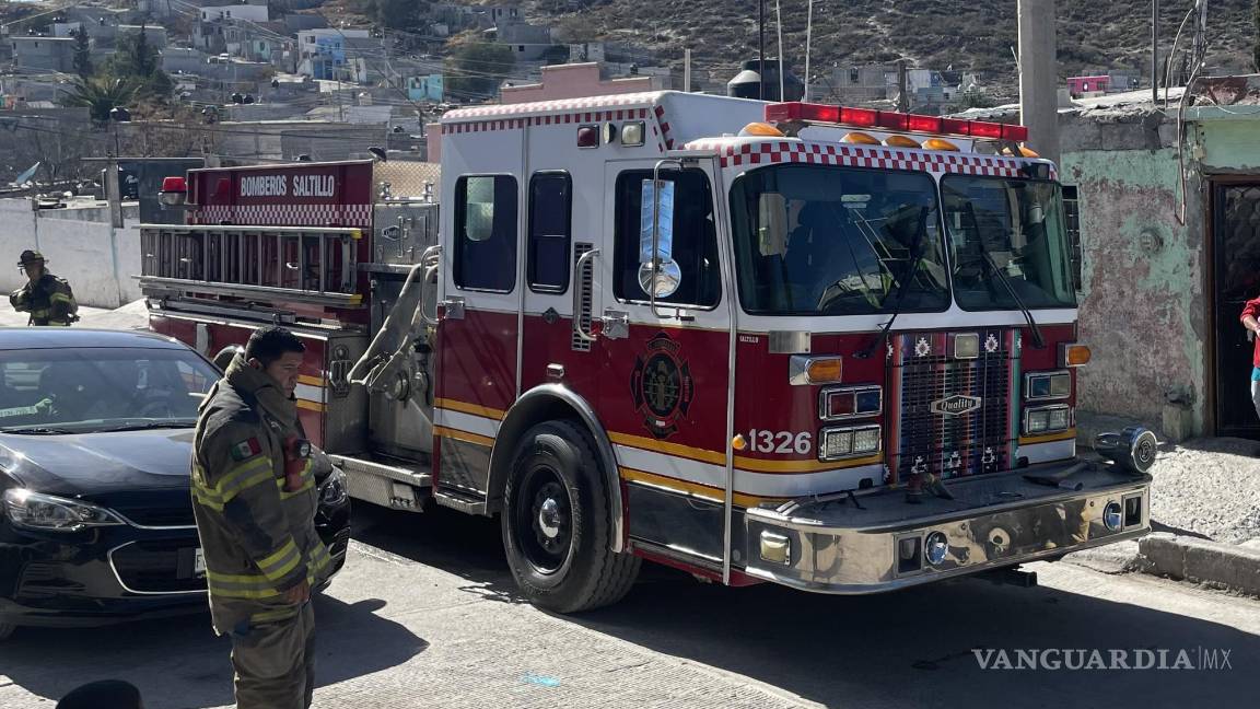 Quema de basura al poniente de Saltillo acaba con tejabán y temen por conejos de propietaria