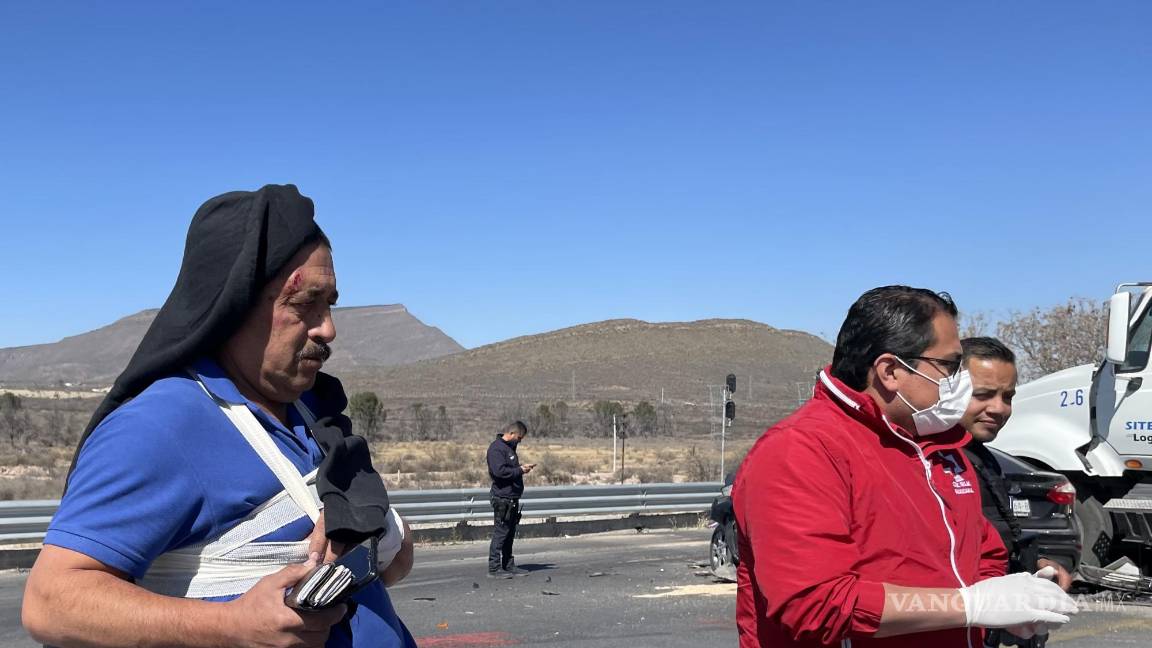 Tráiler destroza a Chevy, en la carretera Saltillo-Zacatecas