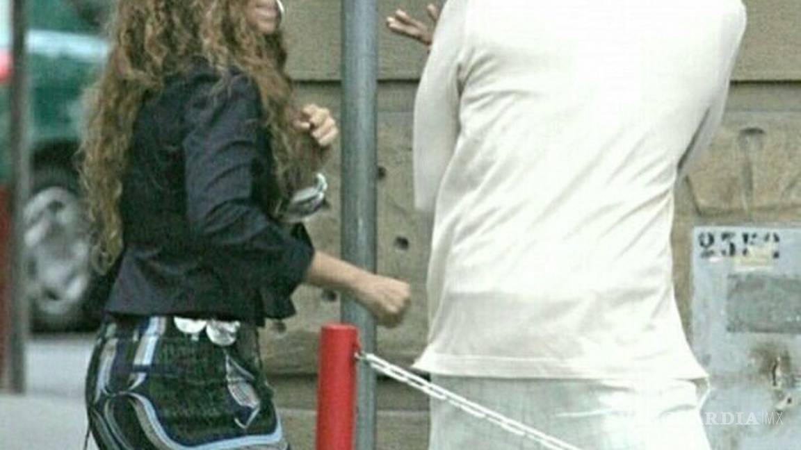 $!Por celos Beyonce empuja a mujer que 'coqueteaba' con Jay- Z