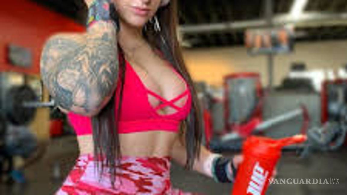 $!Una bombera pierde su empleo por sus “ardientes” fotos, asegura que es sexismo