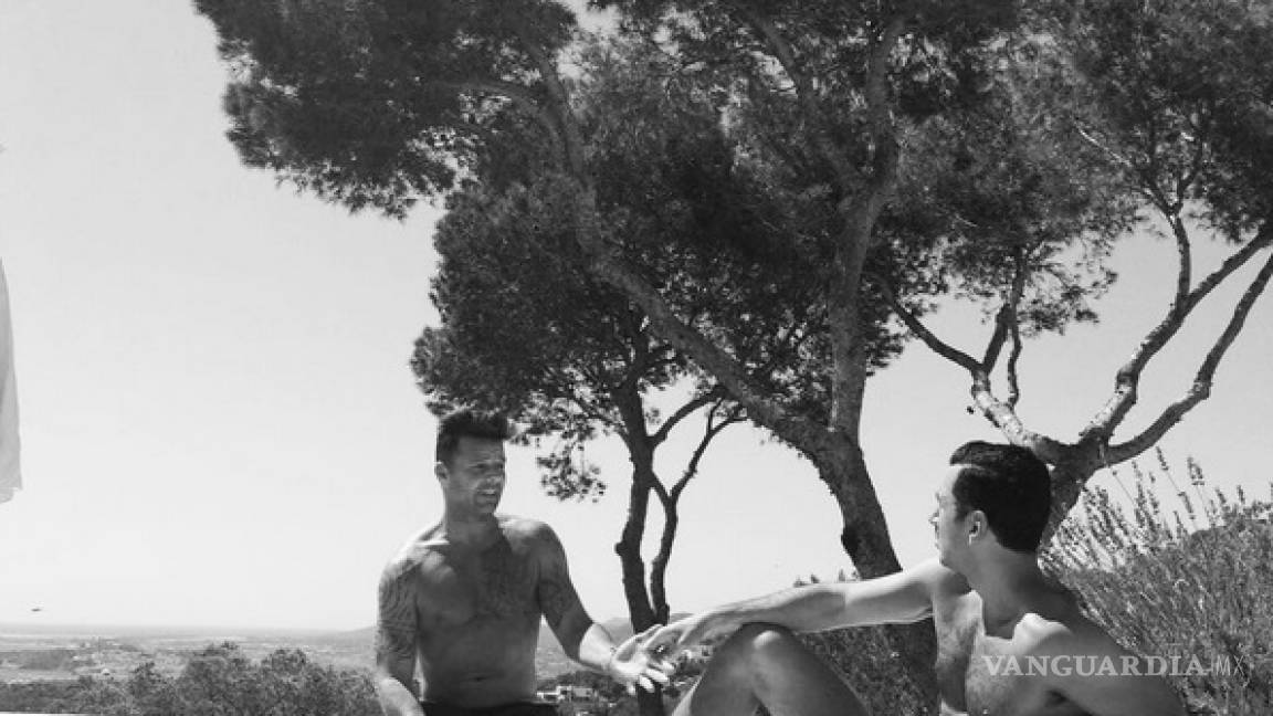 Ricky Martin vacaciona con Jwan Yosef en Ibiza