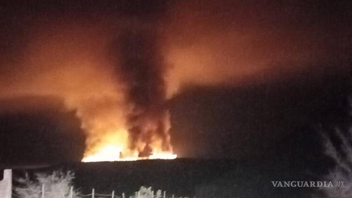 $!Las llamas alarmaron a la población durante la madrugada.