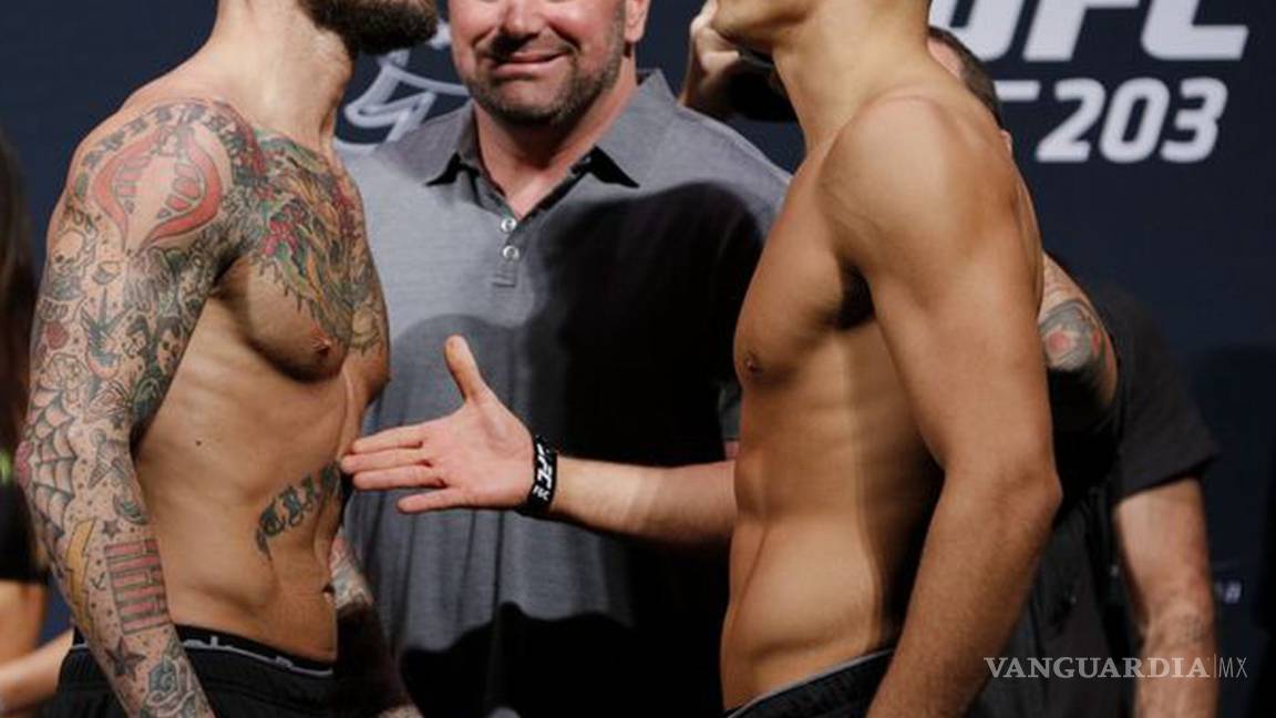 $!CM Punk regresa a las MMA ¡como comentarista!